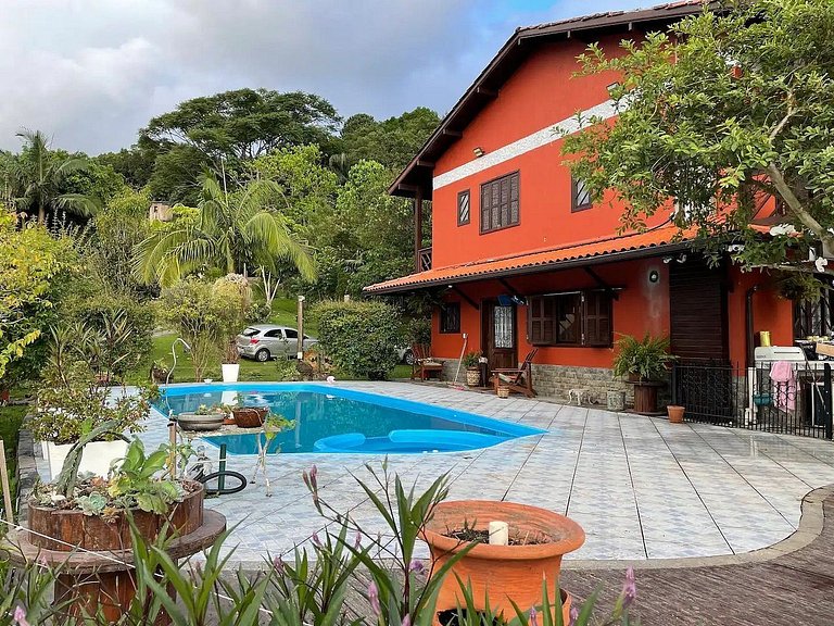 House with Pool in Floripa – 15 min from Jurerê