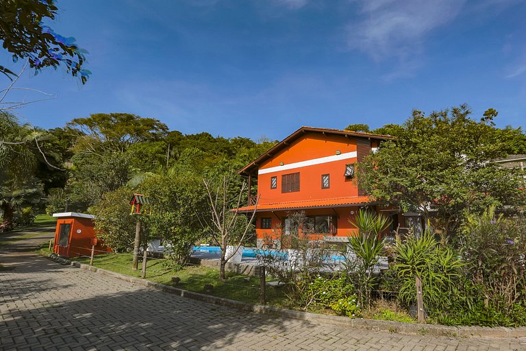 Casa com piscina em Floripa - 15 min Jurerê