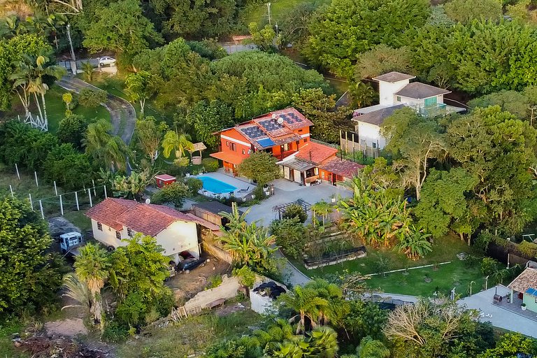 Casa com piscina em Floripa - 15 min Jurerê
