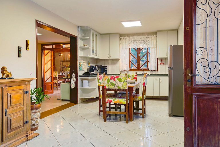 House with Pool in Floripa – 15 min from Jurerê