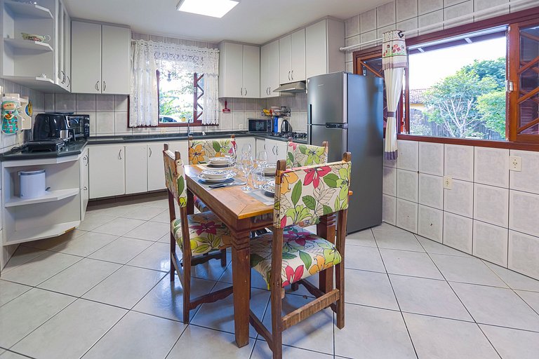 Casa com piscina em Floripa - 15 min Jurerê