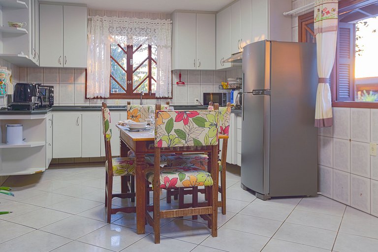 Casa com piscina em Floripa - 15 min Jurerê