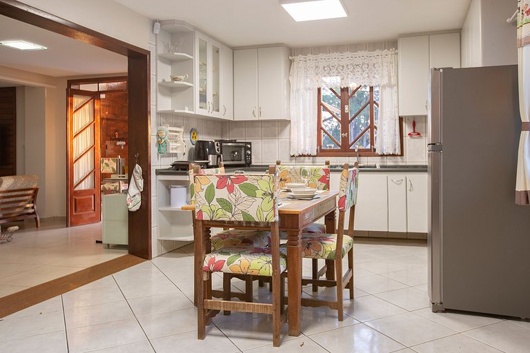 Casa com piscina em Floripa - 15 min Jurerê