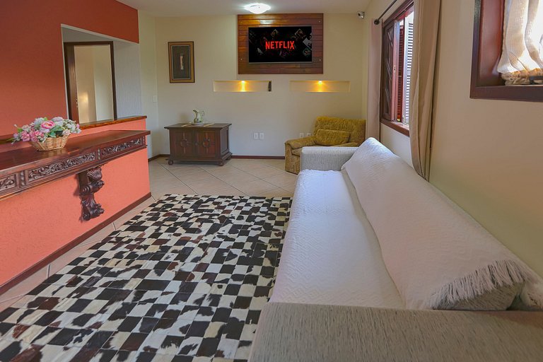 House with Pool in Floripa – 15 min from Jurerê