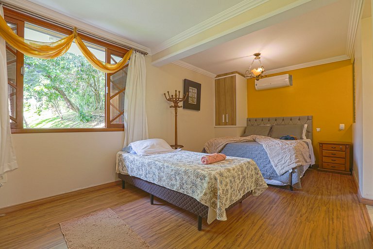 House with Pool in Floripa – 15 min from Jurerê