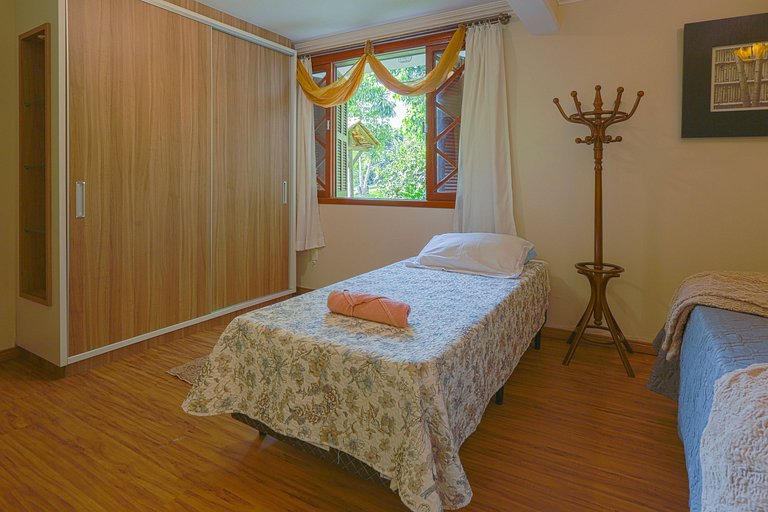 House with Pool in Floripa – 15 min from Jurerê