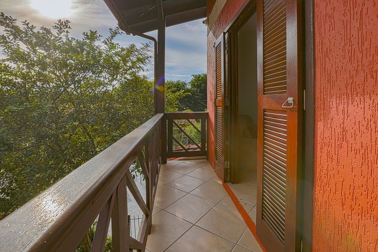 House with Pool in Floripa – 15 min from Jurerê