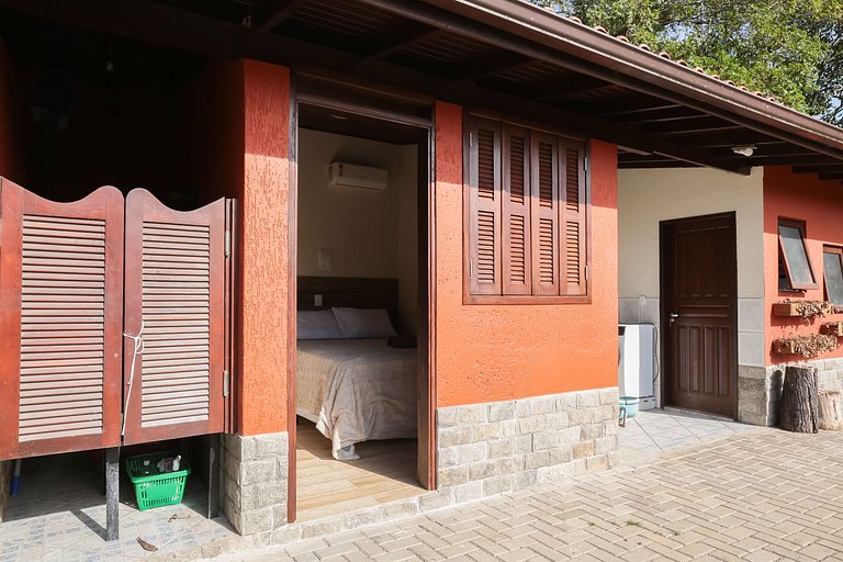 House with Pool in Floripa – 15 min from Jurerê