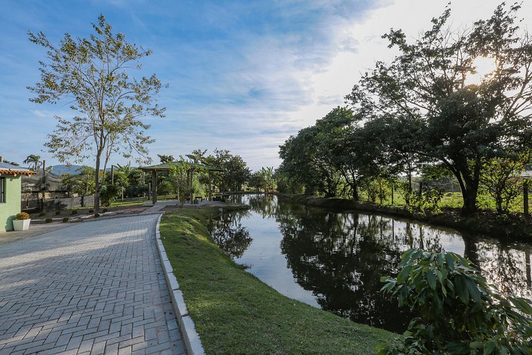 Casa com piscina em Floripa - 15 min Jurerê