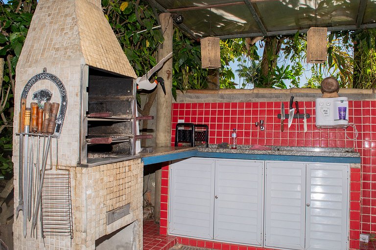 Casa ampla: 450 metros da praia de Geribá com piscina