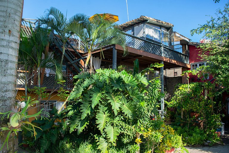 Casa ampla: 450 metros da praia de Geribá com piscina