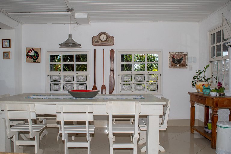 Casa ampla: 450 metros da praia de Geribá com piscina