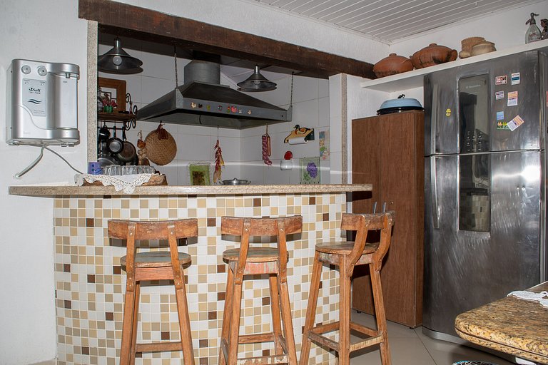 Casa ampla: 450 metros da praia de Geribá com piscina