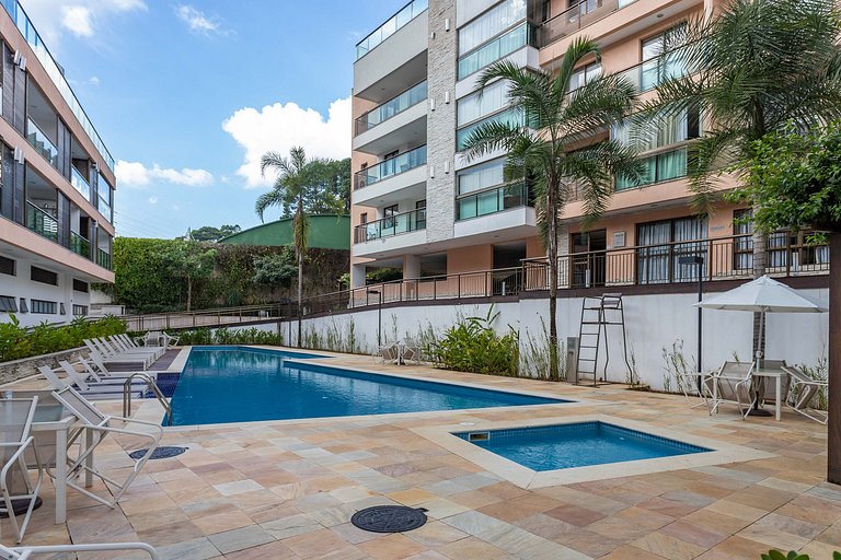 Lindo quarto e sala no coração de Itaipava