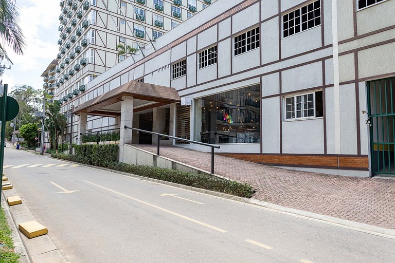 Granja Brasil Itaipava com ar condicionado e smartv 55poleg