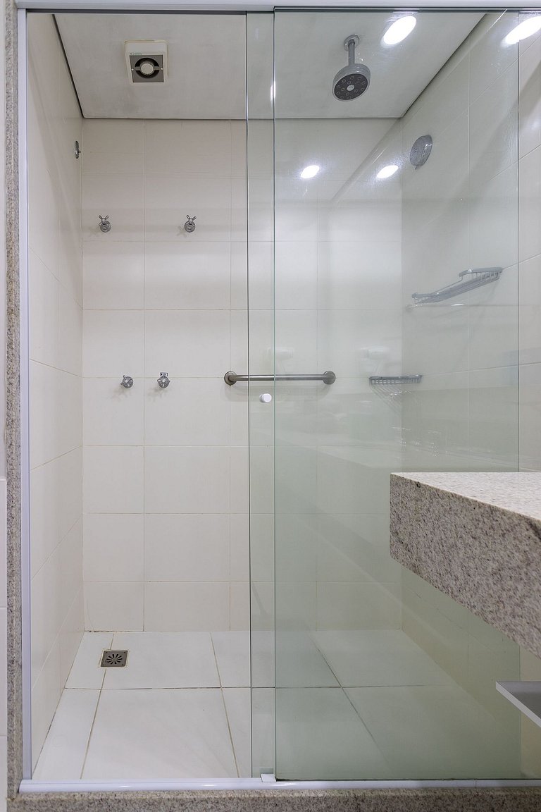 Granja Brasil Itaipava com ar condicionado e smartv 55poleg