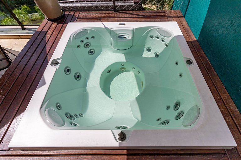 Private Jacuzzi Penthouse in the Heart of Itaipava