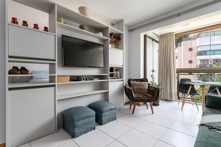 Private Jacuzzi Penthouse in the Heart of Itaipava