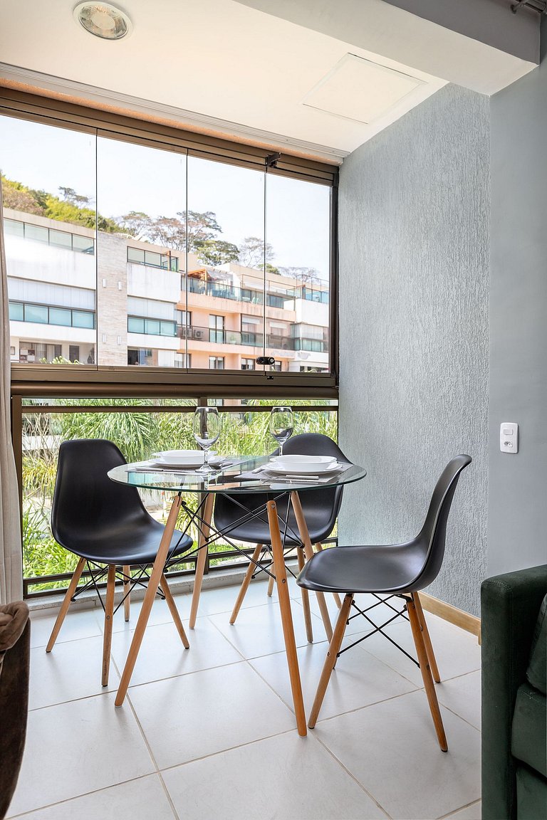 Private Jacuzzi Penthouse in the Heart of Itaipava