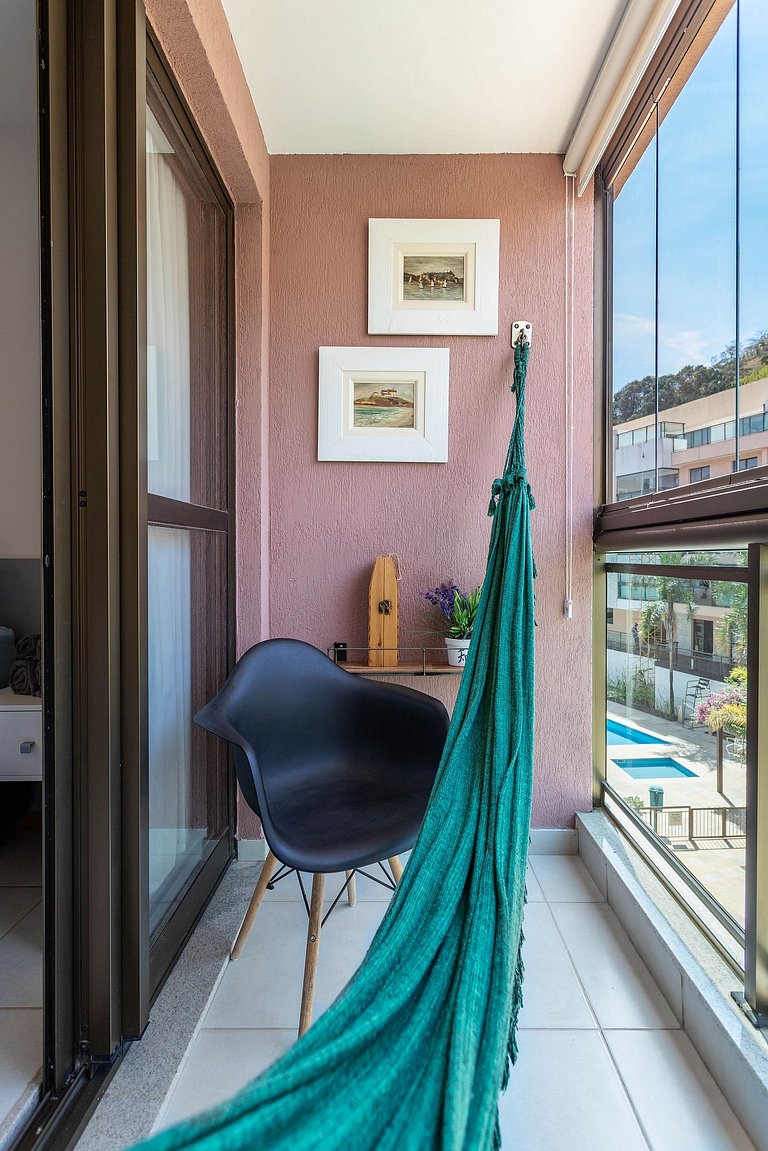Private Jacuzzi Penthouse in the Heart of Itaipava