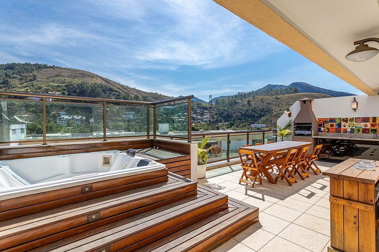Exclusive Penthouse with Private Jacuzzi in the Heart of Ita