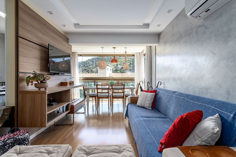 Exclusive Penthouse with Private Jacuzzi in the Heart of Ita