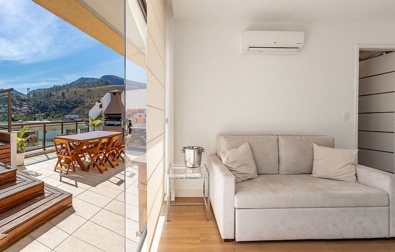 Exclusive Penthouse with Private Jacuzzi in the Heart of Ita