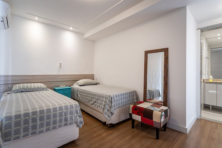 Exclusive Penthouse with Private Jacuzzi in the Heart of Ita