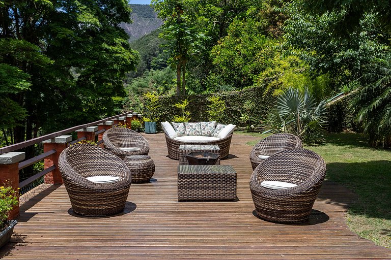 House in Araras: Pool, Sauna, and Included Services!