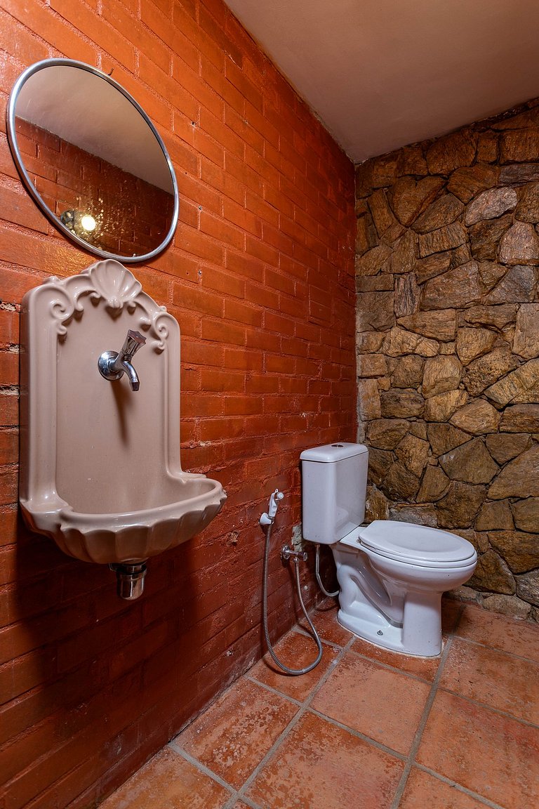 House in Araras: Pool, Sauna, and Included Services!