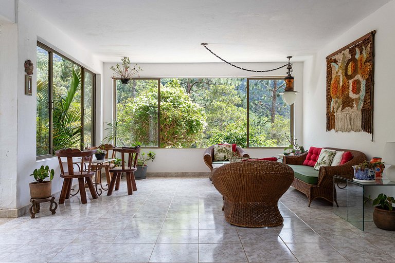 House in Araras: Pool, Sauna, and Included Services!