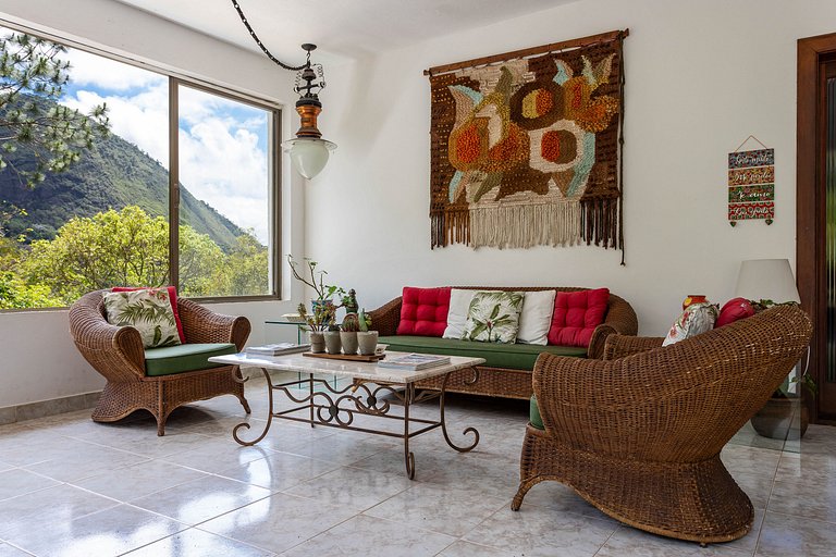 House in Araras: Pool, Sauna, and Included Services!