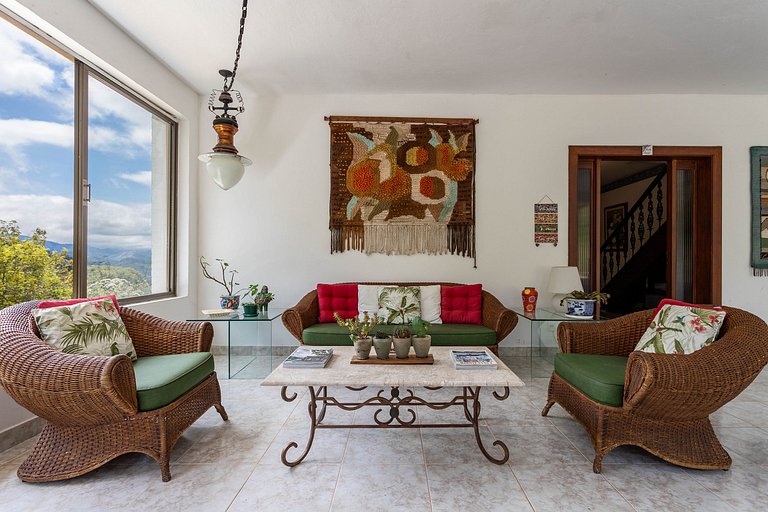 House in Araras: Pool, Sauna, and Included Services!