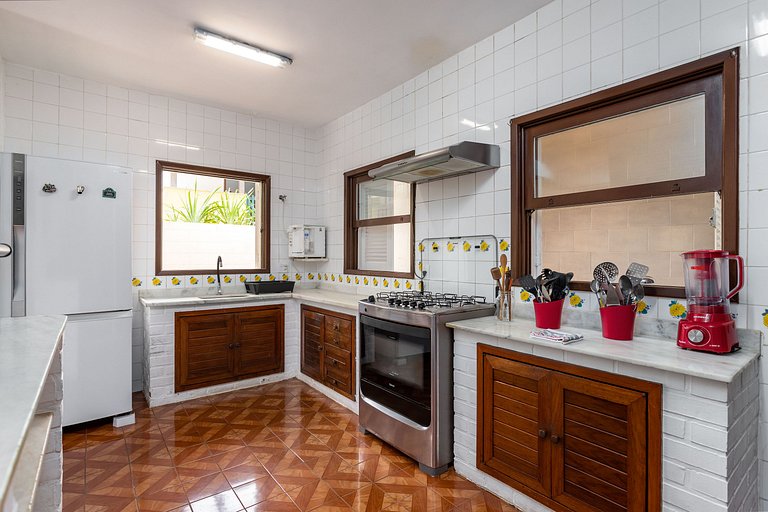 House in Araras: Pool, Sauna, and Included Services!