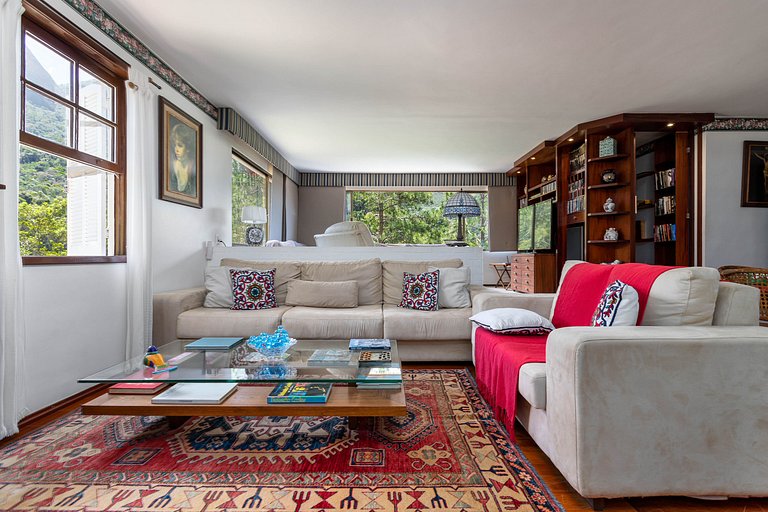 House in Araras: Pool, Sauna, and Included Services!