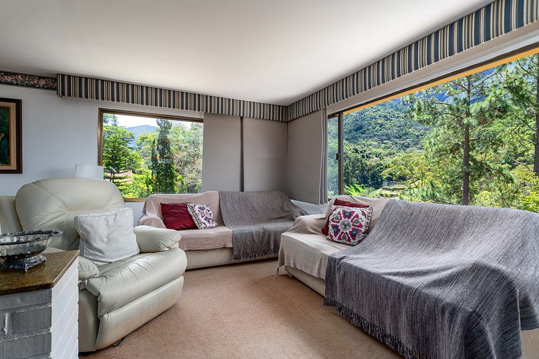 House in Araras: Pool, Sauna, and Included Services!