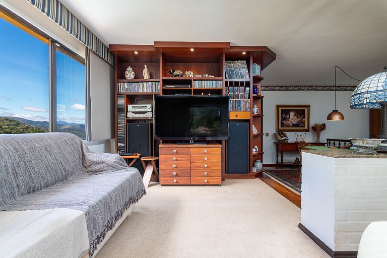 House in Araras: Pool, Sauna, and Included Services!