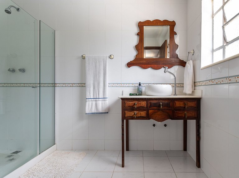 House in Araras: Pool, Sauna, and Included Services!