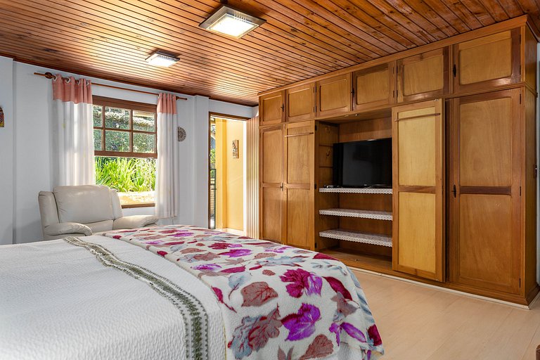 House in Araras: Pool, Sauna, and Included Services!