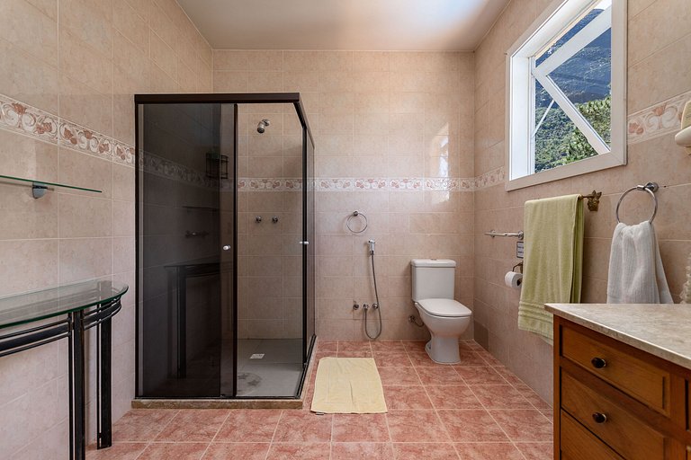 House in Araras: Pool, Sauna, and Included Services!