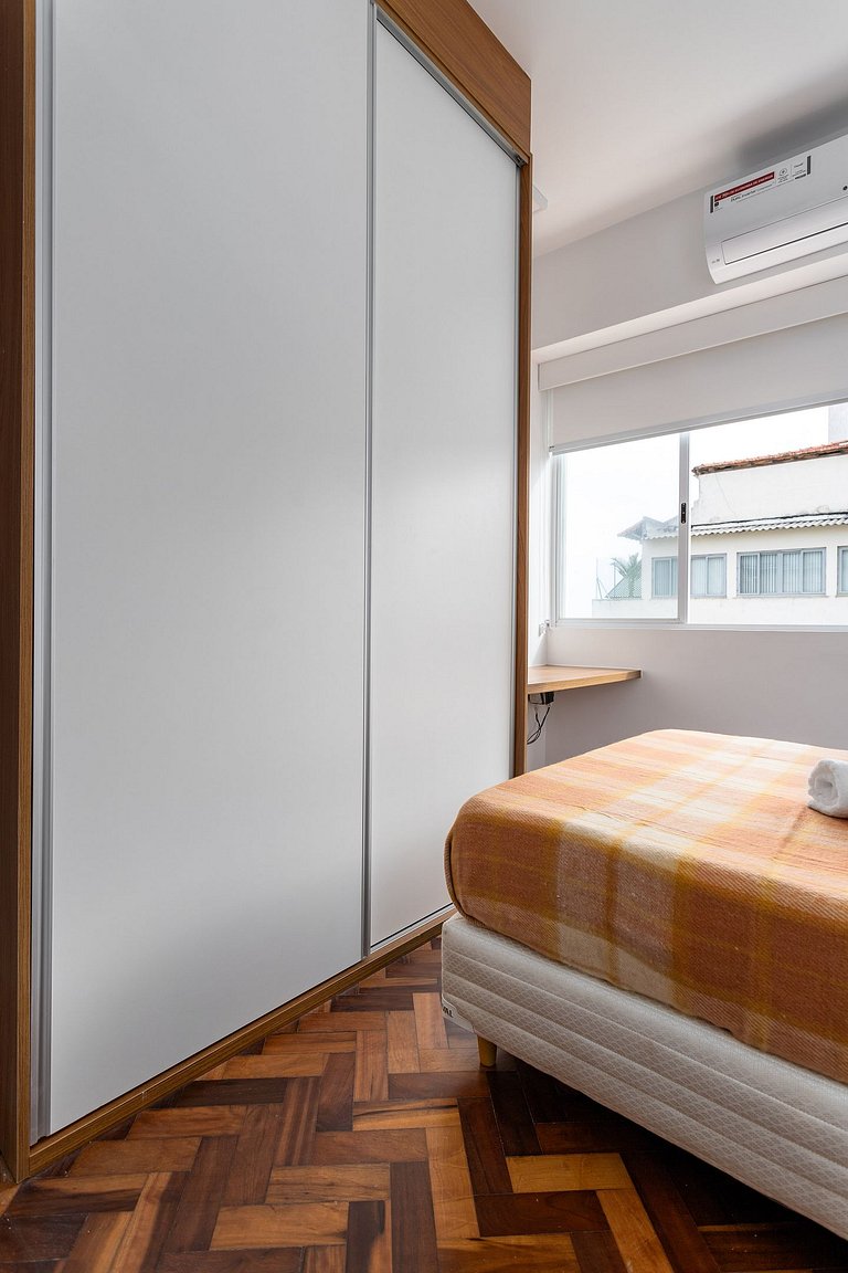 Flat beira-mar em Copacabana com ar condicionado