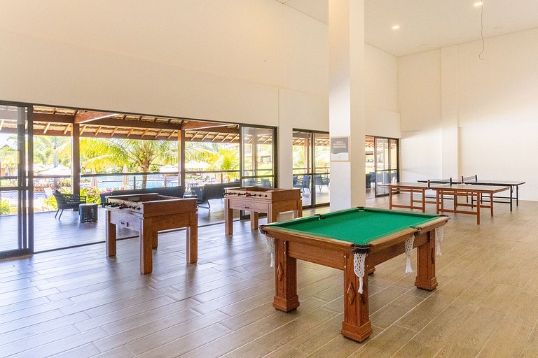 Exclusive Oceanfront Bungalow with Included Service — Eco Re