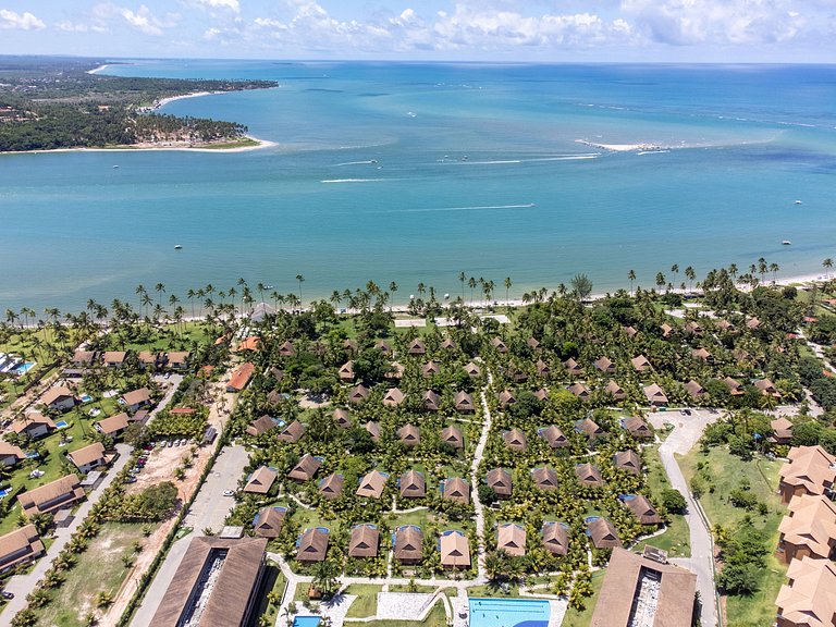 Exclusive Oceanfront Bungalow with Included Service — Eco Re