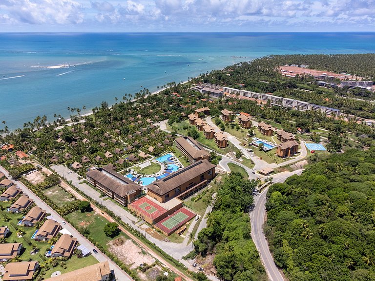 Exclusive Oceanfront Bungalow with Included Service — Eco Re