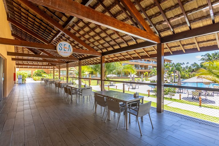 Exclusive Oceanfront Bungalow with Included Service — Eco Re