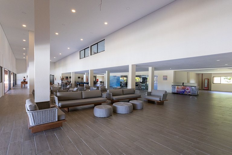 Exclusive Oceanfront Bungalow with Included Service — Eco Re