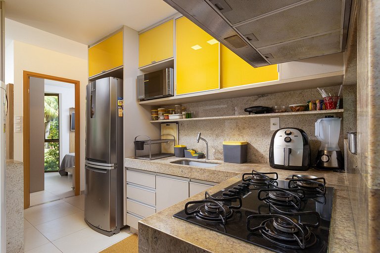 Exclusive Oceanfront Bungalow with Included Service — Eco Re