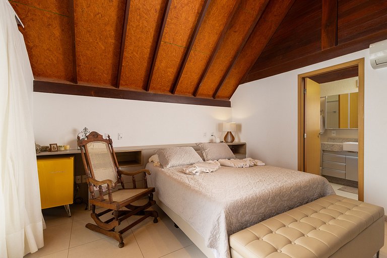 Exclusive Oceanfront Bungalow with Included Service Eco Reso