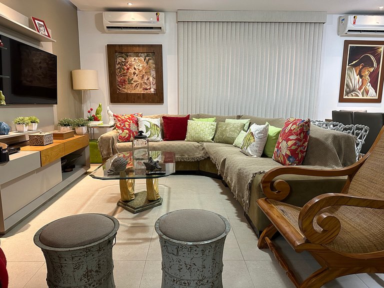 Spacious house for up to 19 people, 5 minutes from the beach