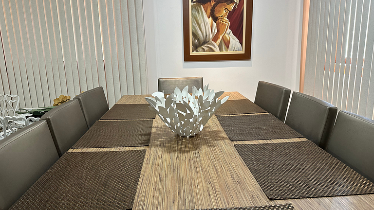 Spacious house for up to 19 people, 5 minutes from the beach